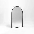 Specchio da parete ad arco in metallo nero, singolo, 50x75 cm