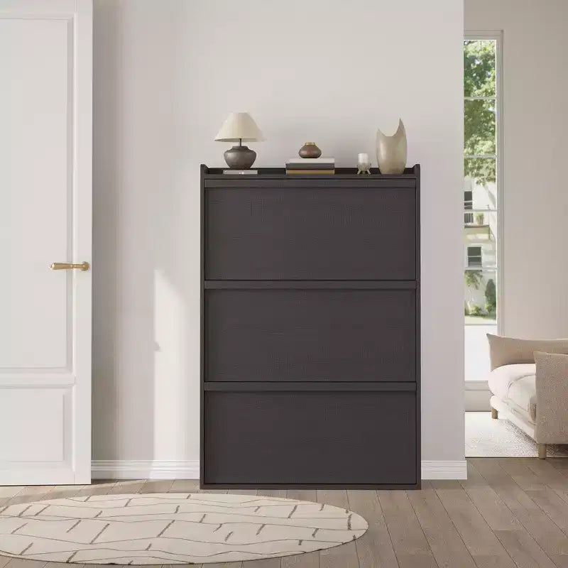 Bianco antico / Nero / Grigio / Legno naturale | Scarpiera a ribalta | Contiene fino a 24 paia | Per nuclei familiari di 1–2 persone