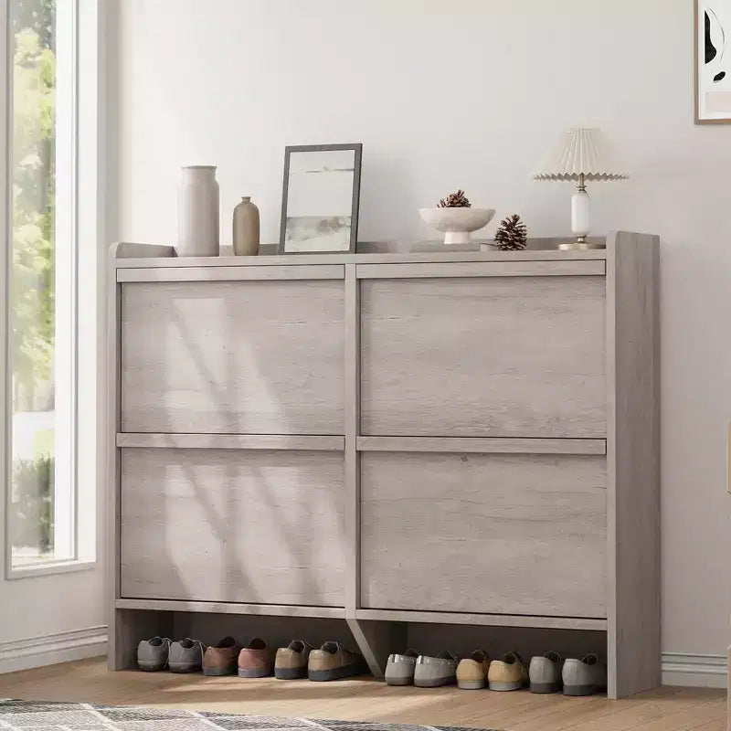 Bianco antico / Nero / Grigio / Legno naturale | Scarpiera a ribalta | Contiene fino a 24 paia | Per nuclei familiari di 1–2 persone